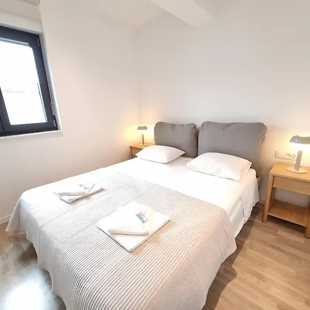 Dora With Private Parking Zadar