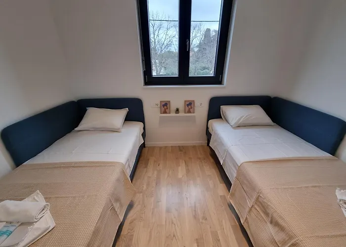 Dora With Private Parking