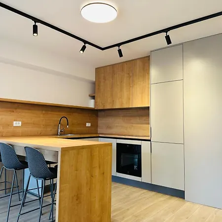 Dora With Private Parking Apartamento *