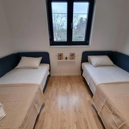 Dora With Private Parking