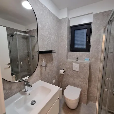 Dora With Private Parking