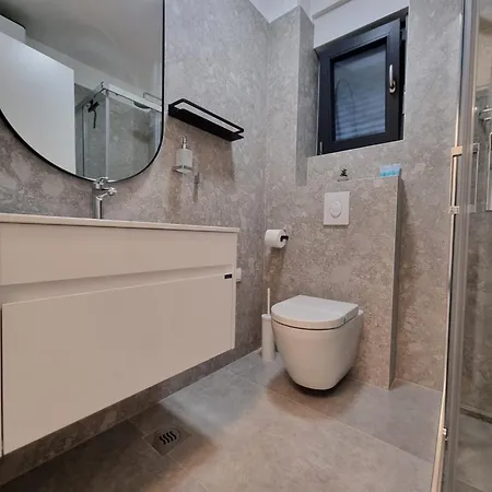 Dora With Private Parking Apartment Zadar