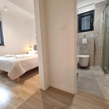 Dora With Private Parking * Zára