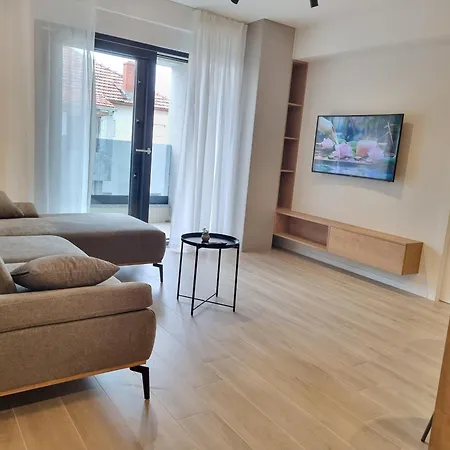 Dora With Private Parking Apartman *