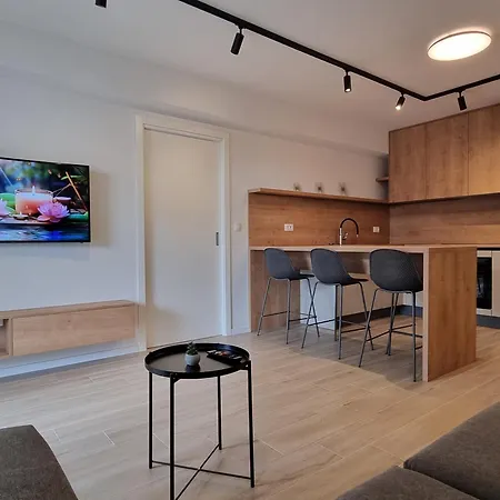 Dora With Private Parking