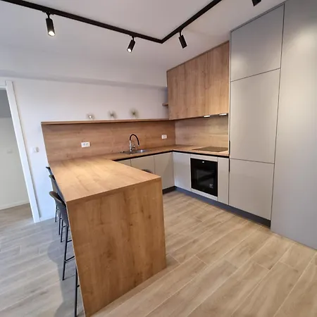 Dora With Private Parking Apartman Zára