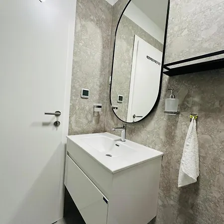 Dora With Private Parking * Zára