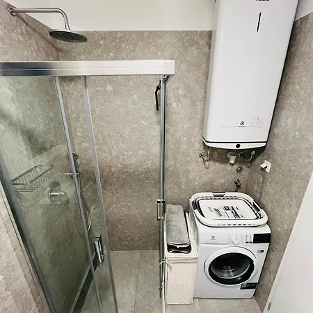 Dora With Private Parking Apartamento