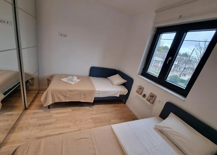 Dora With Private Parking * 자다르