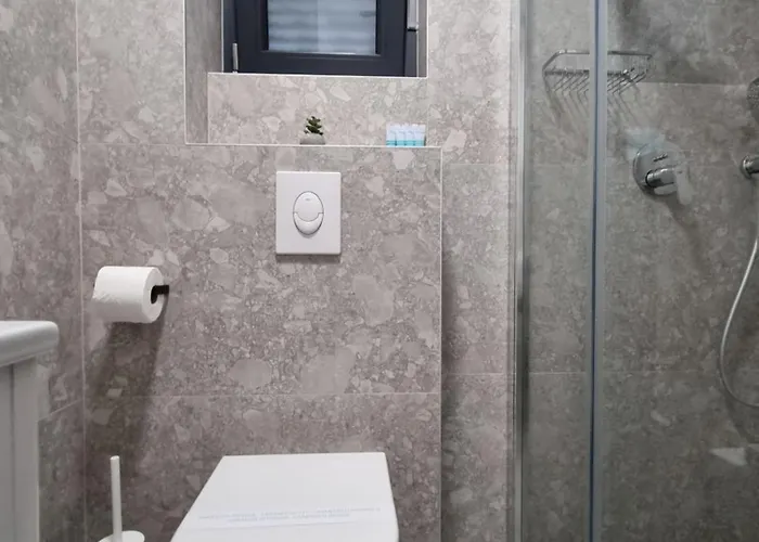 Dora With Private Parking