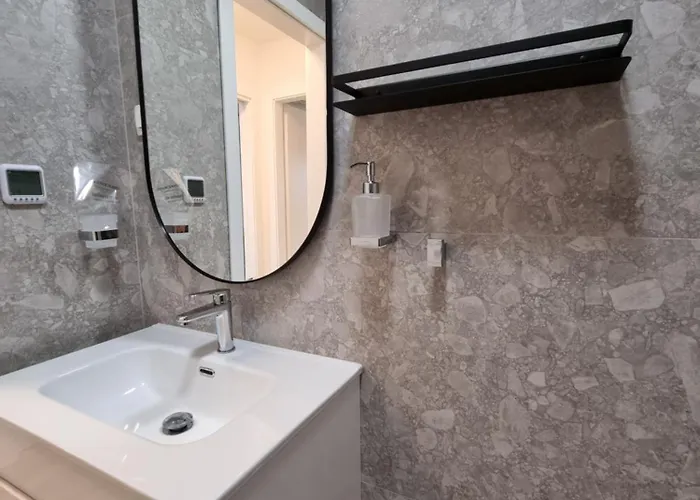 Dora With Private Parking 아파트