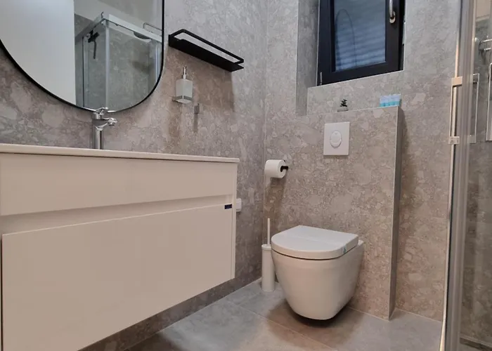 Dora With Private Parking Apartman Zadar