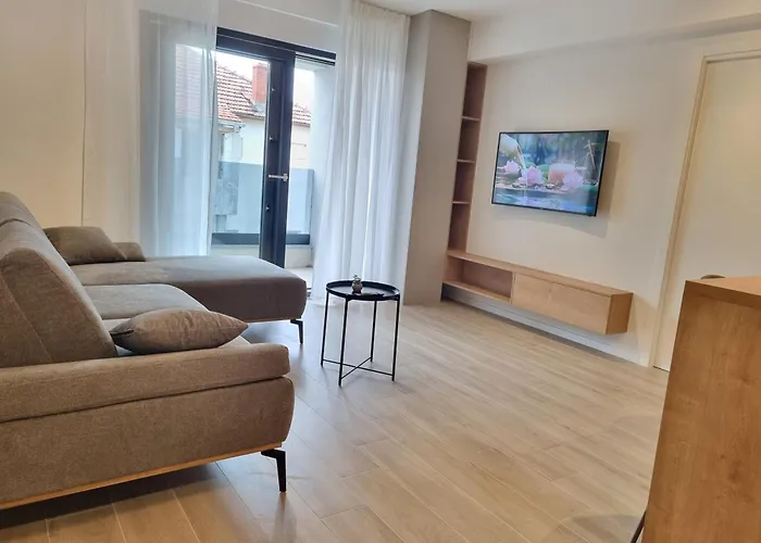 Dora With Private Parking Apartman *