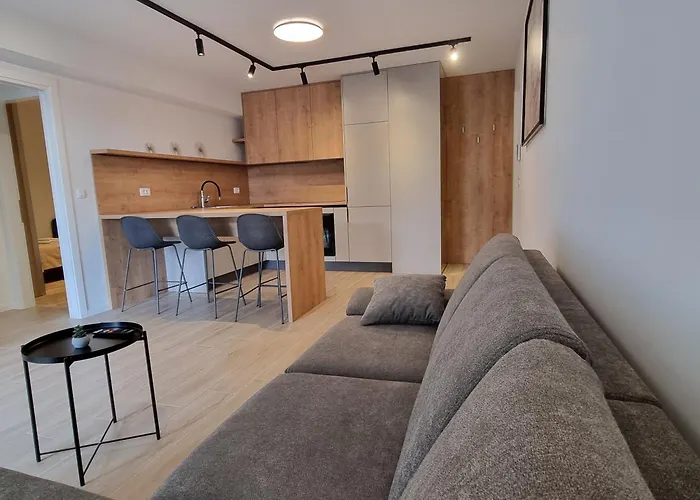 Dora With Private Parking