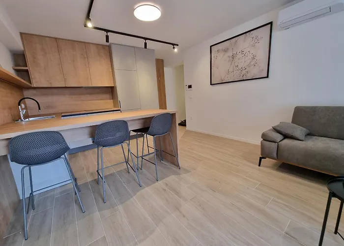 Dora With Private Parking *