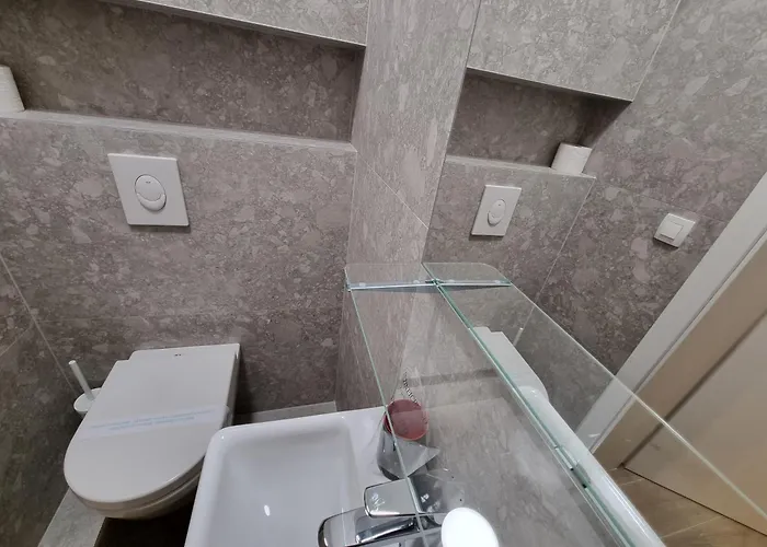 Dora With Private Parking